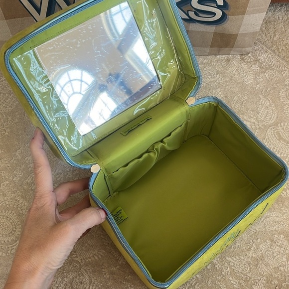 VINTAGE Bath & Body Works True Blue Spa Footcare Set Soothing Socklets Zip Case - Picture 15 of 16